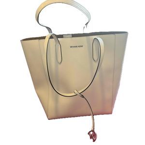 Michael Kors white Tote Style Leather Handbag Size Large
